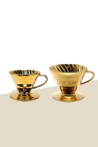 Керамическая воронка для кофе HARIO V60 02 Metallic Colour лимитированная серия с титановым покрытием, цвет золото